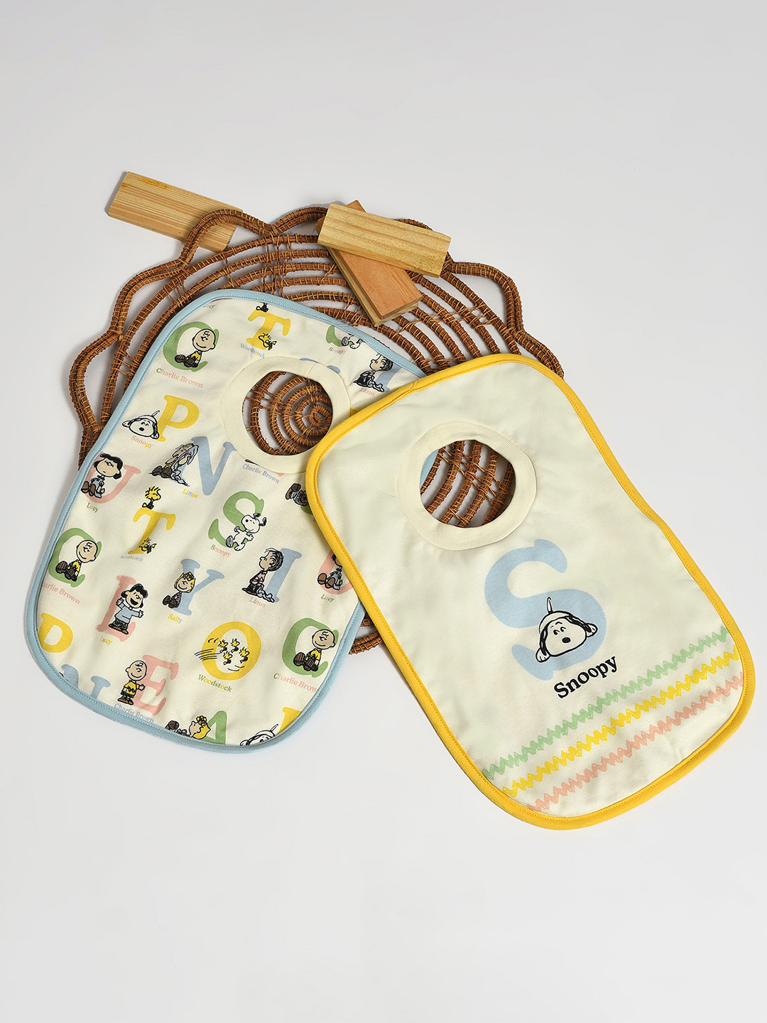 MiArcus 100% Cotton Peanuts Snoopy Feeding Pullover Bib 0-3 Months (Pk Of 2) - Multicolor