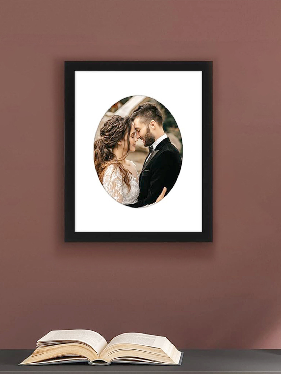 Art Street Black and White 1 Piece Oval Wall Photo Frames