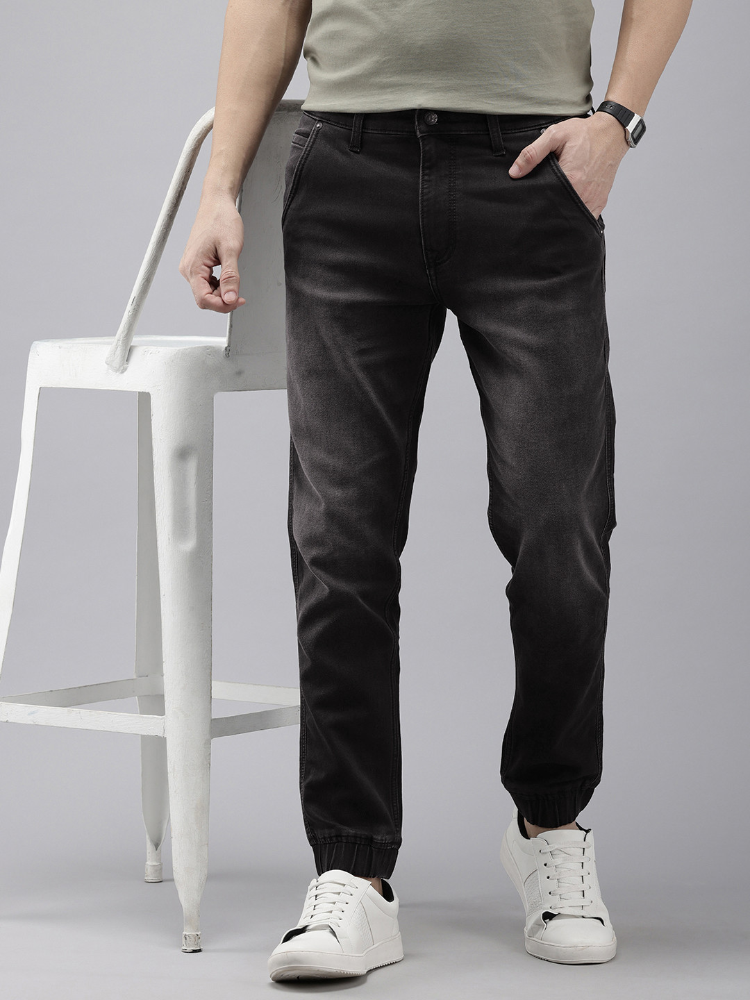 Pepe Jeans Men Light Fade Stretchable Jogger Jeans