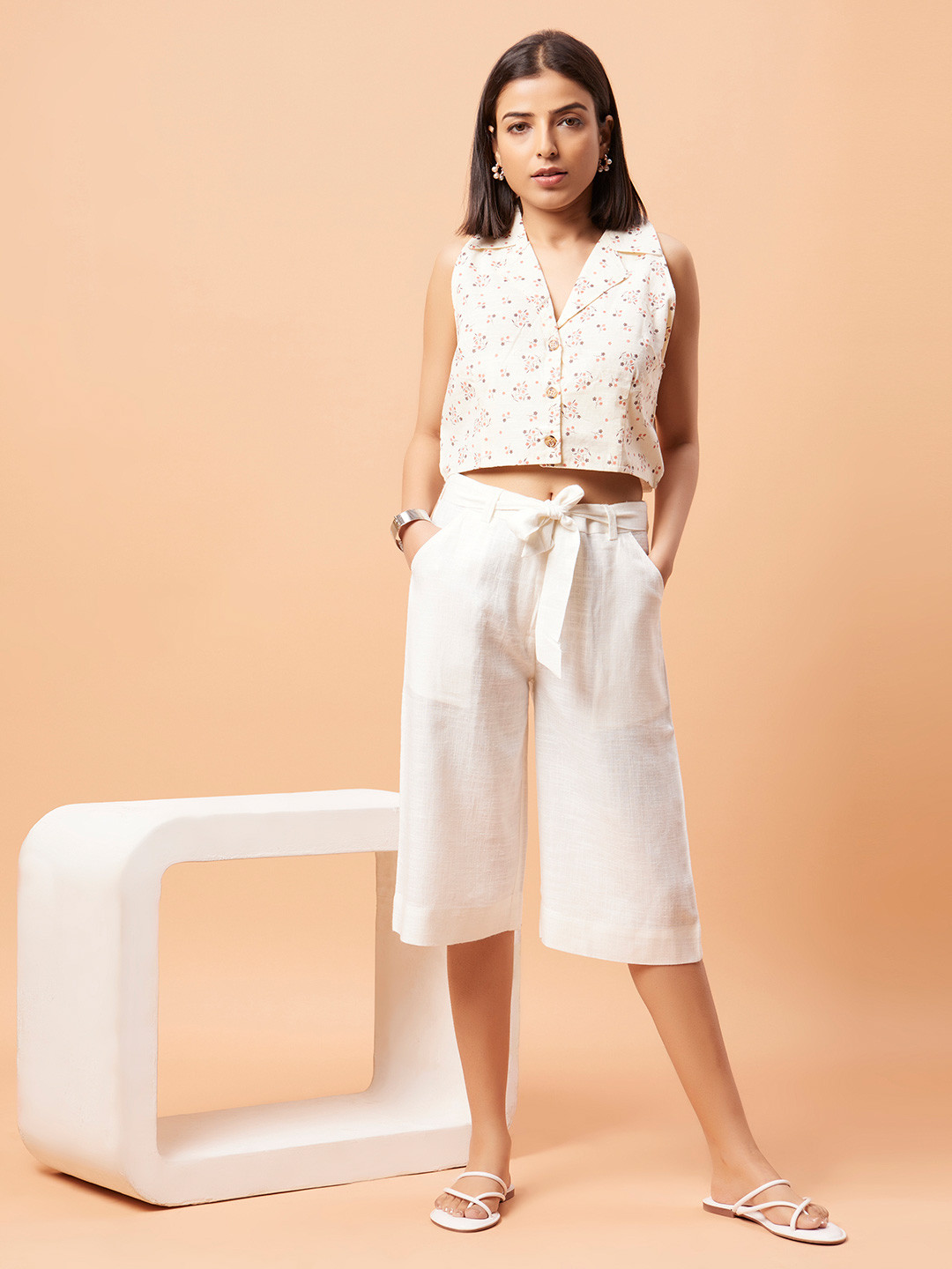 Bottoms.love Women Linen Solid Regular Fit Culottes Capris With A Belt
