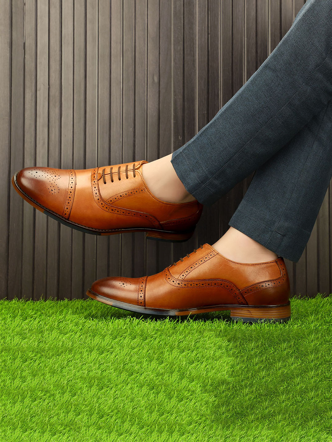 Varito Men Leather Lace Ups Formal Brogues