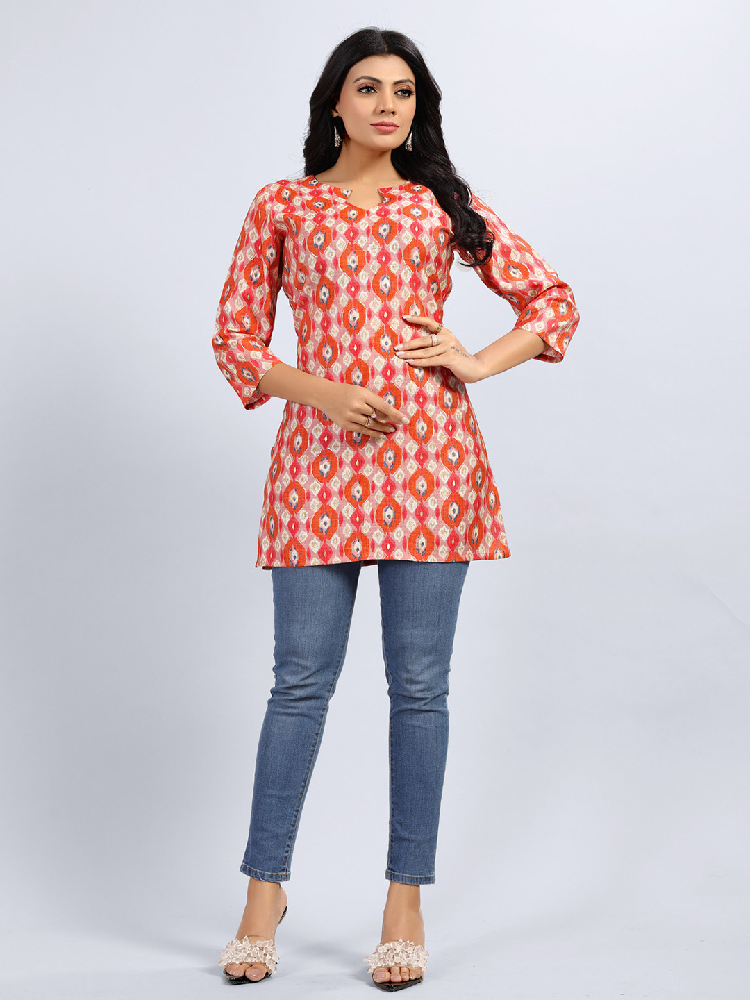 SARRAS Geometric Printed Straight Short Kurti