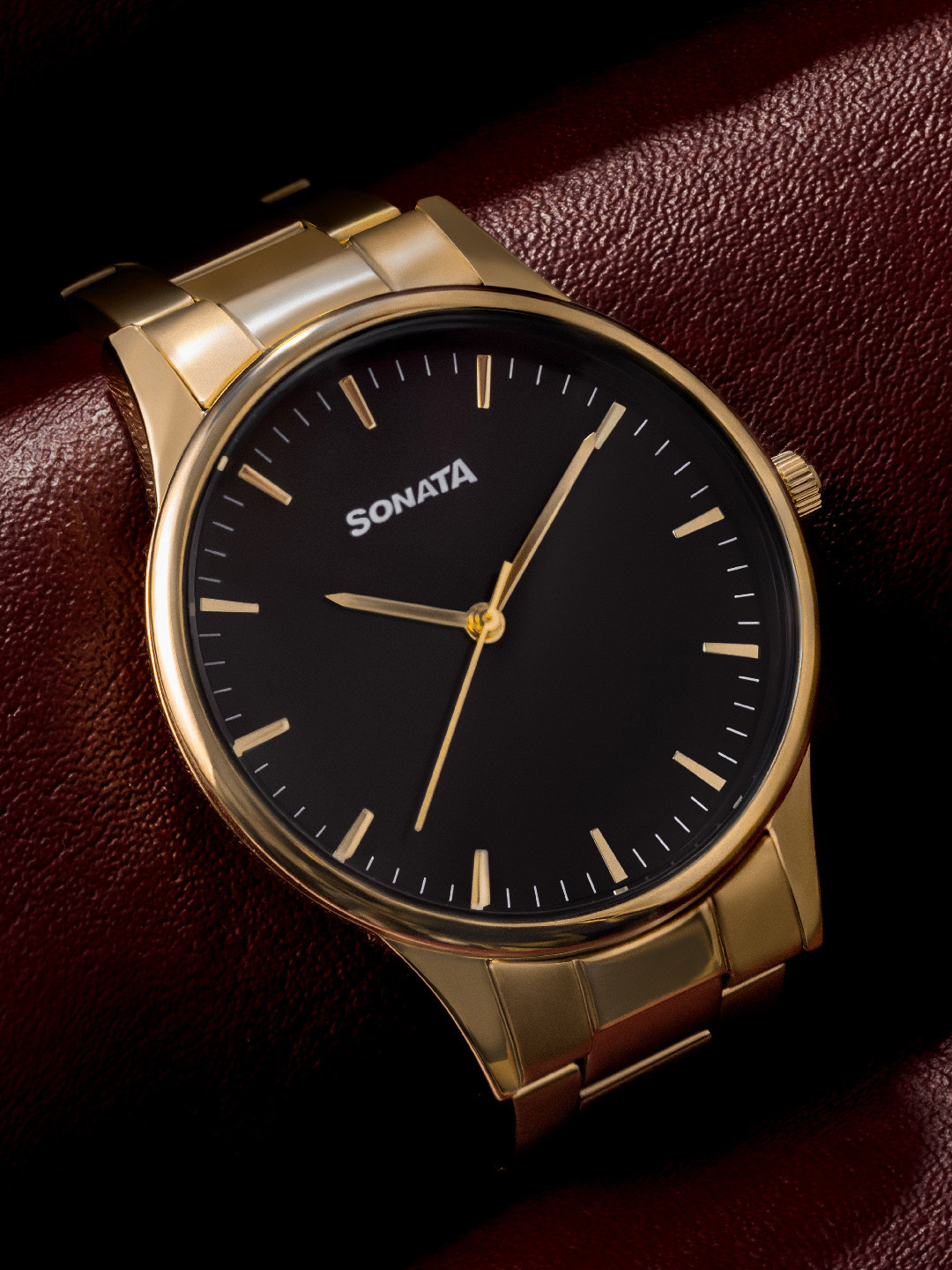 Sonata Men Dial & Stainless Steel Bracelet Style Straps Analogue Watch 77144YM03