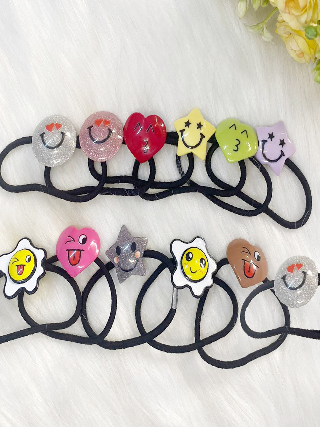 Majestique Set of 12  Multicolour Smiley Star Rubber Bands