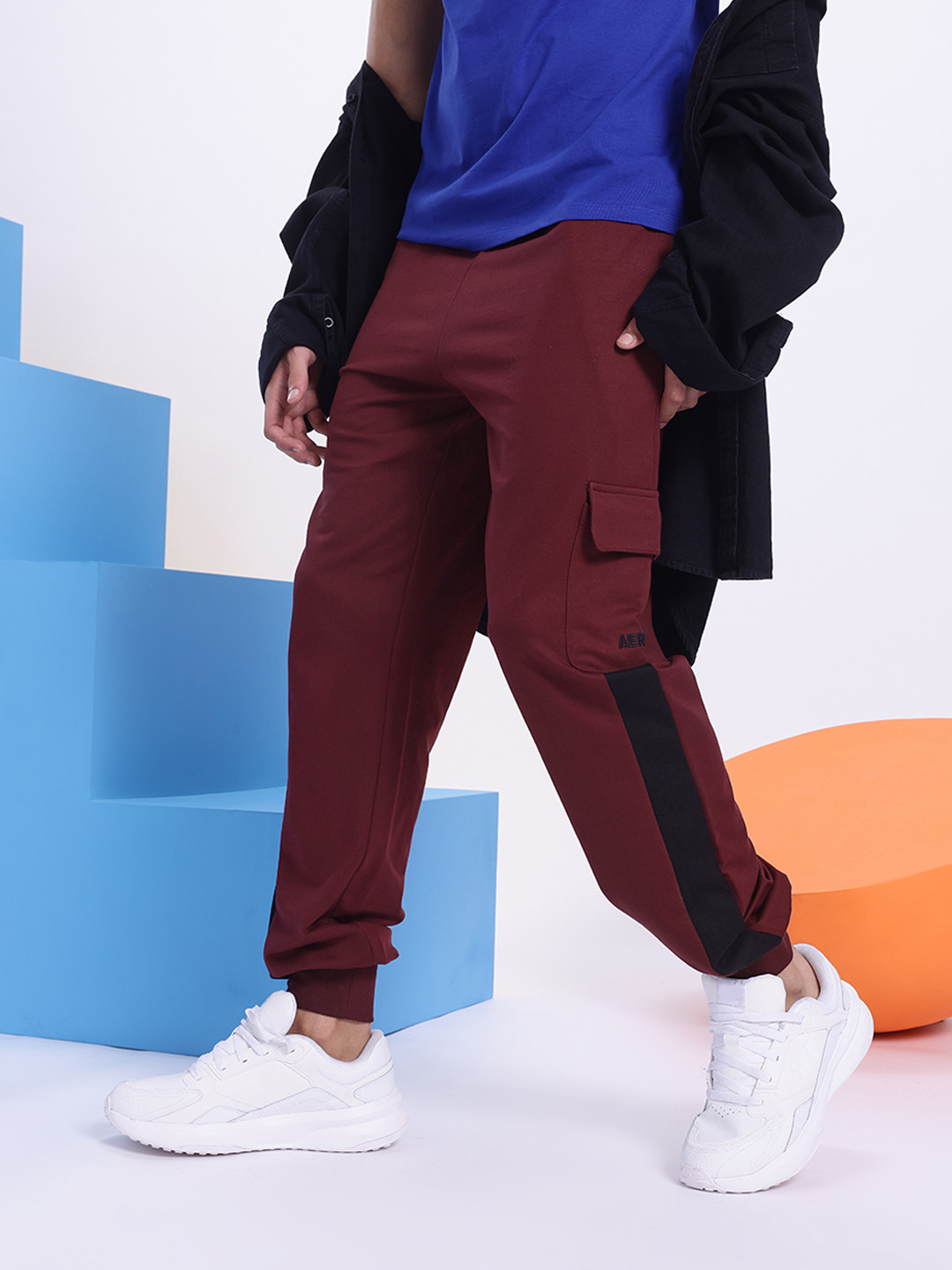 Aeropostale Men Side Stripe Cargo-Style Joggers