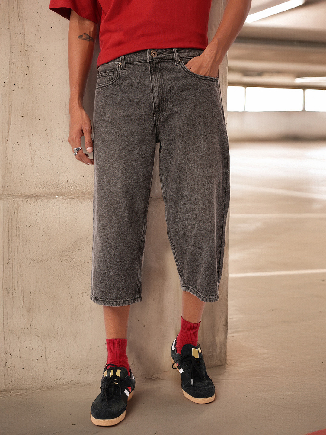 Kook N Keech Men Loose Fit Light Faded Three-Fourth Denim Shorts