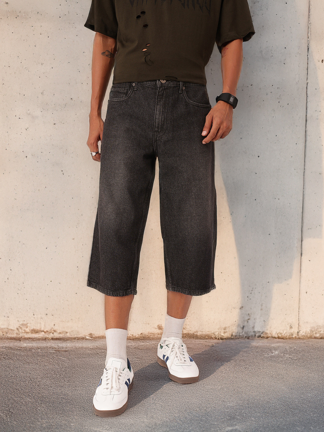 Kook N Keech Men Relaxed Long Fit Light Faded Three-Fourth Denim Shorts