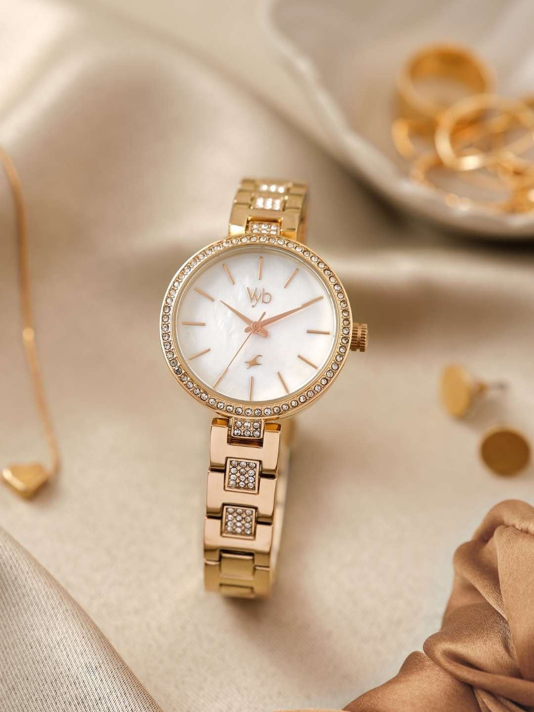 Fastrack Women Vyb Diva Dial & Bracelet Style Straps Analogue Watch FV60055WM01W