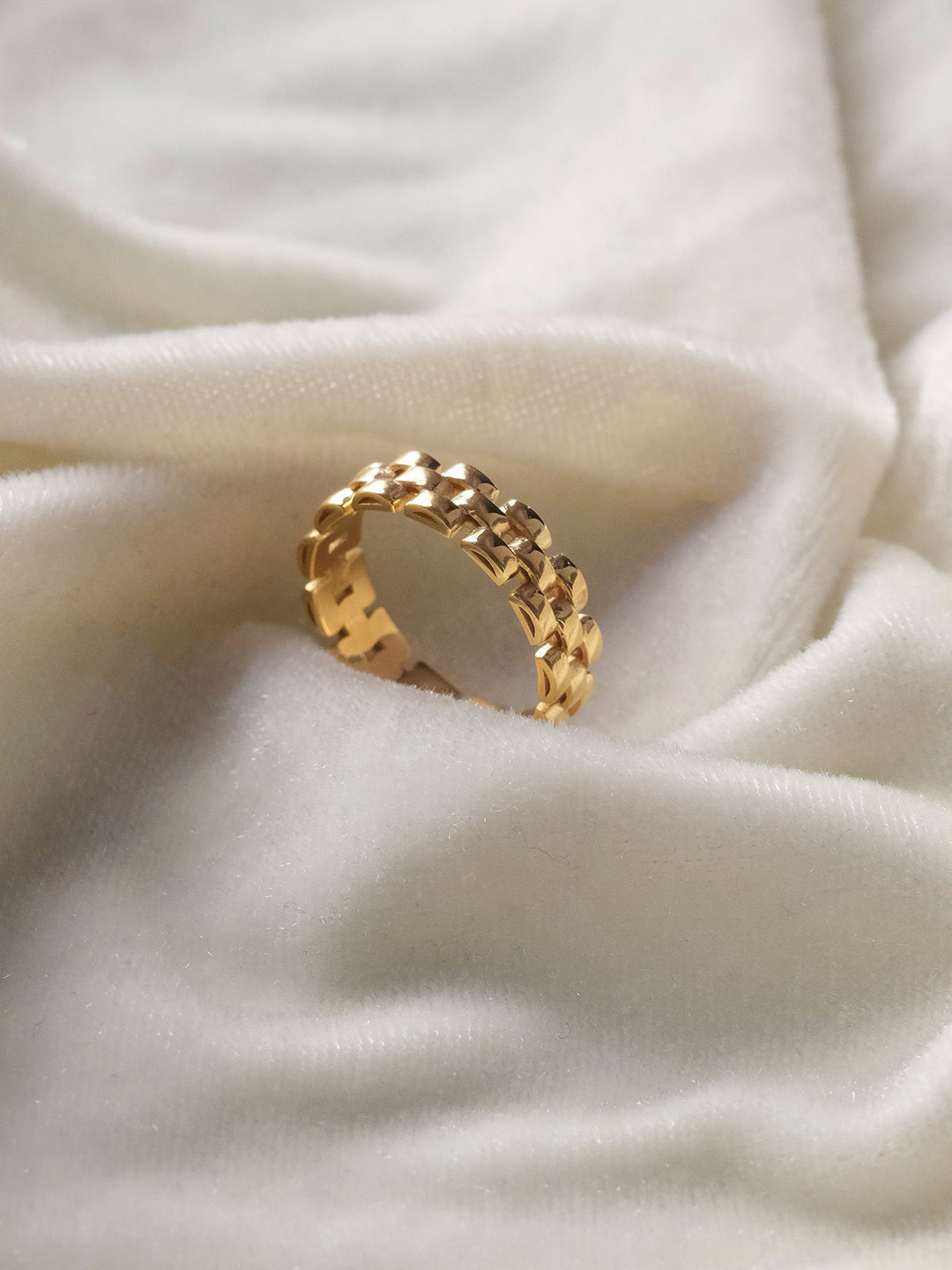 Anushka Jain Jewellery 925 Sterling Silver Gold Plated Flat Belt Finger Ring