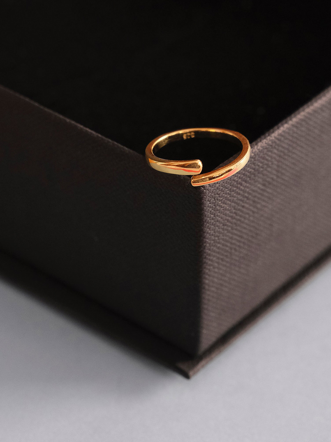 Anushka Jain Jewellery 925 Sterling Silver Gold Plated Bind Finger Ring