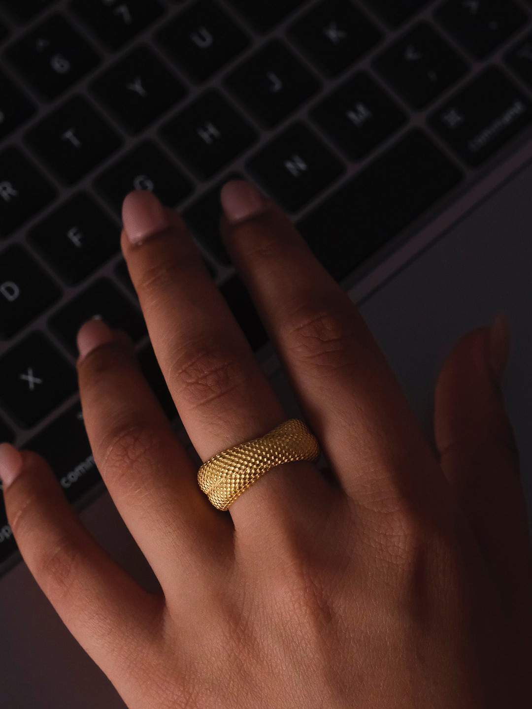 Anushka Jain Jewellery 925 Sterling Silver Gold-Plated Twirl Snake Finger Ring