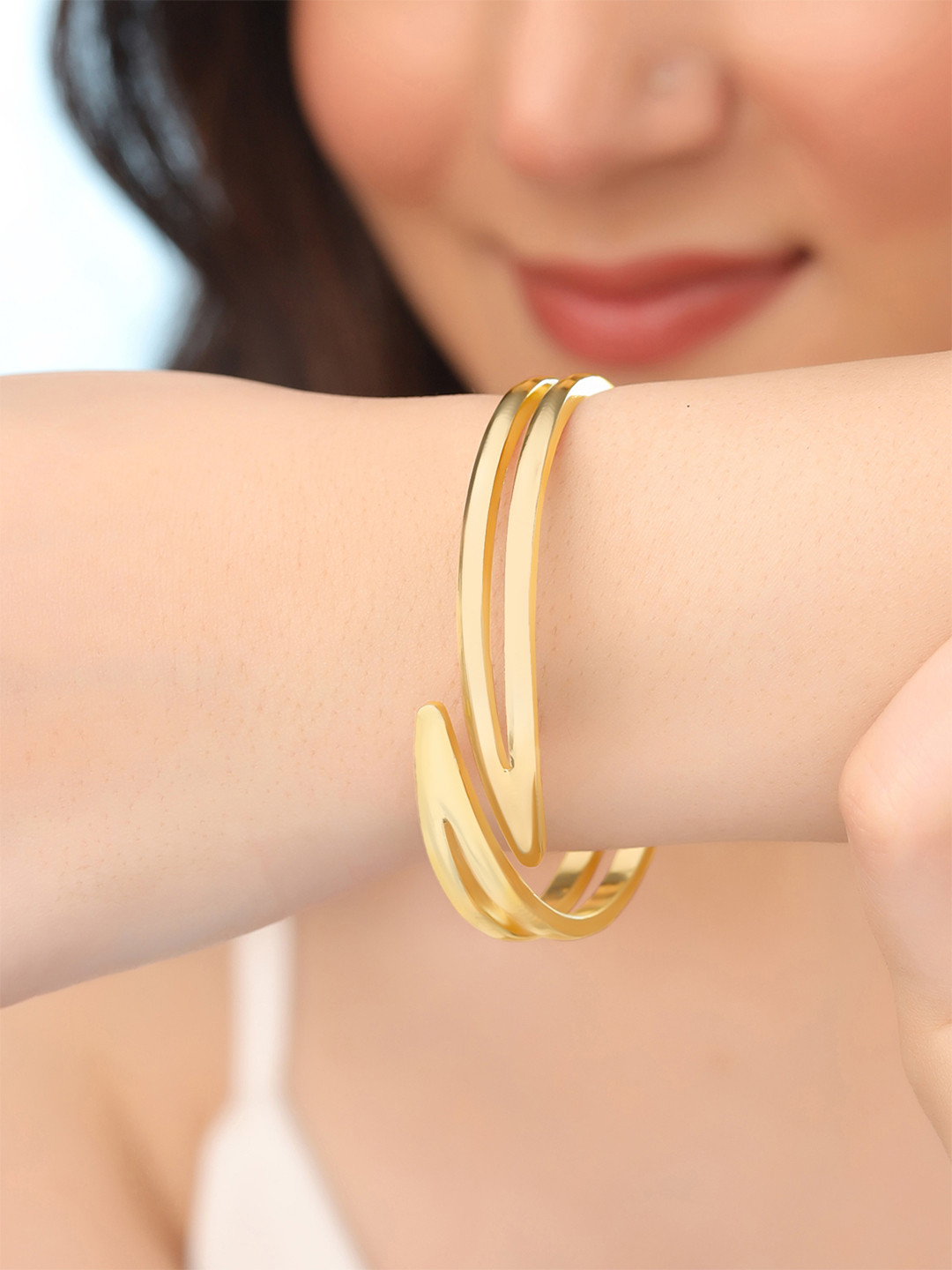 Yellow Chimes Gold-Plated Bold Bangle