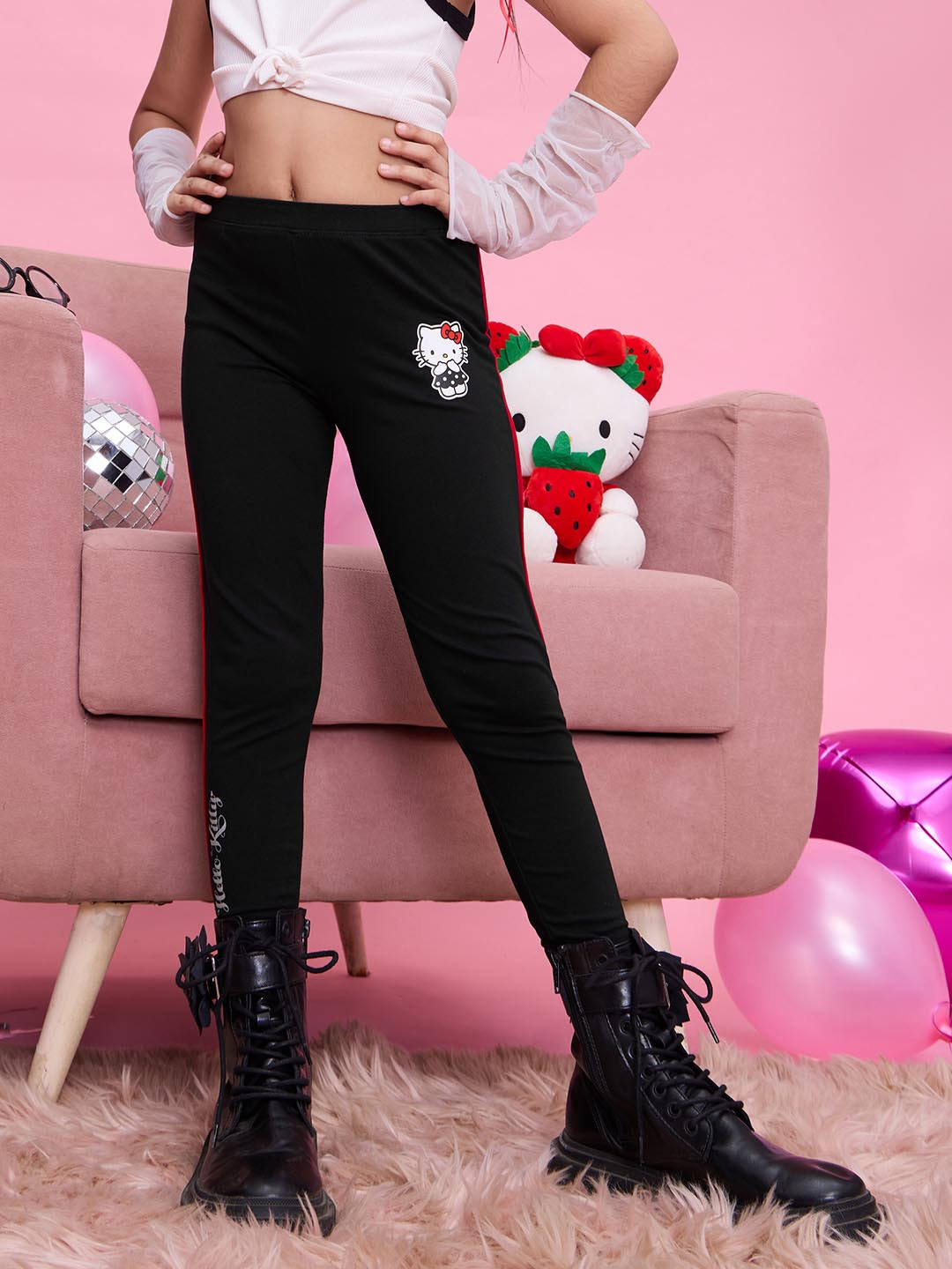 The Souled Store Girls Slim Fit Hello Kitty Printed Black Leggings