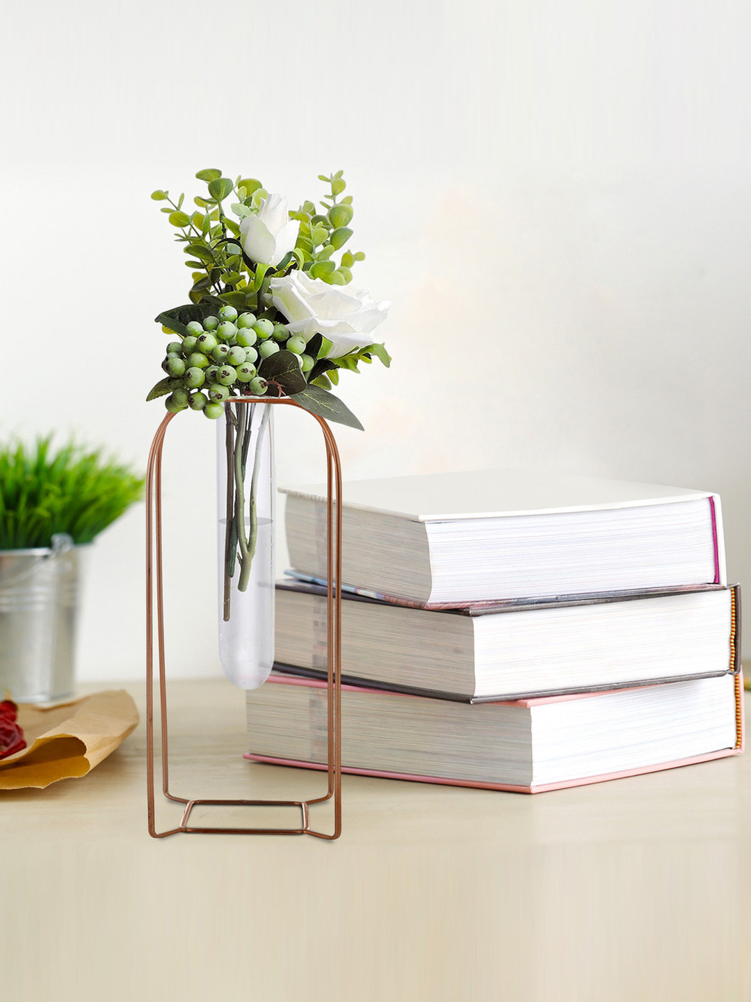 House of Sajja White Vertical Shaped Vase With Test Tube