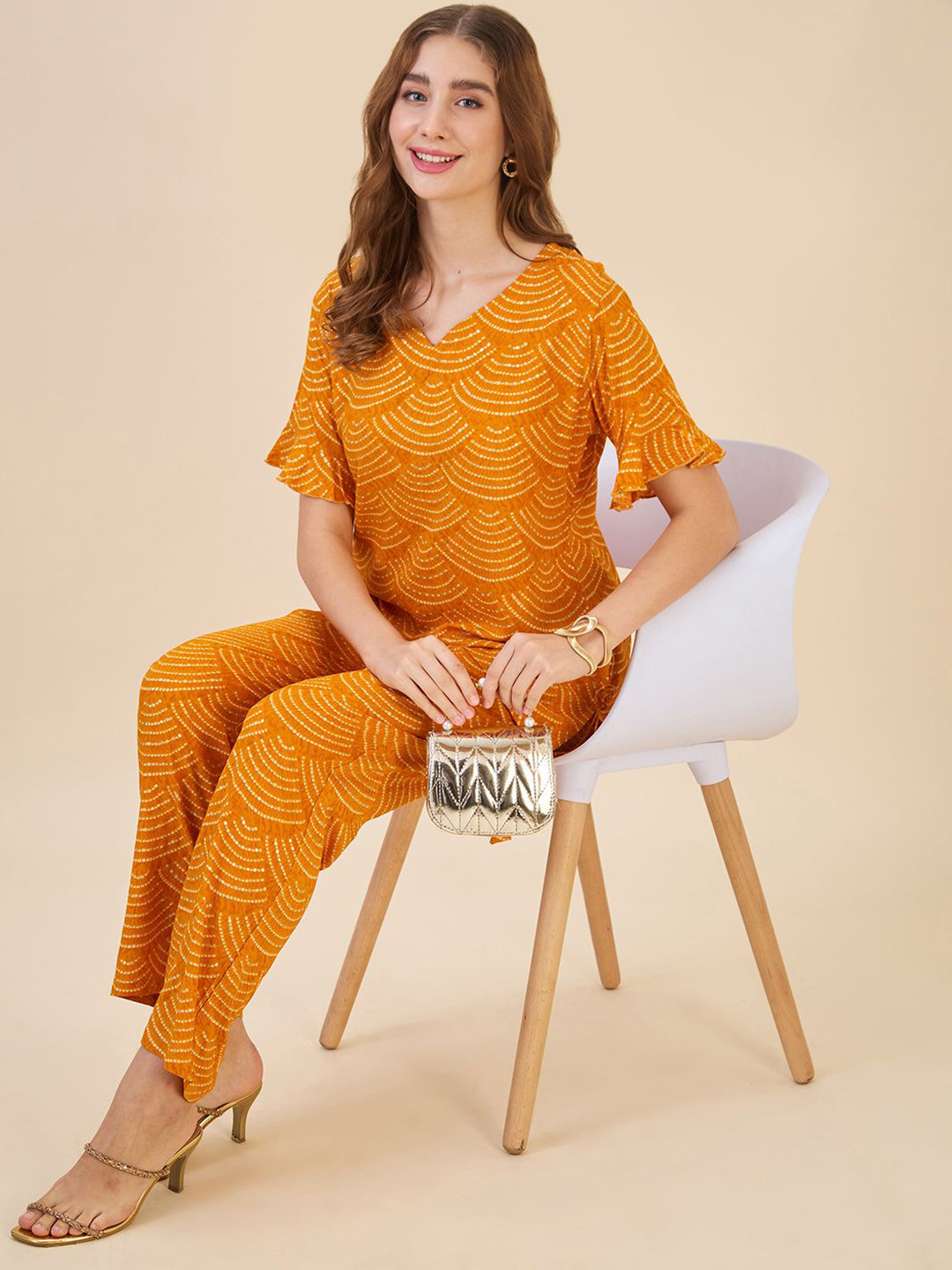 AV2 Bhandhni Printed V-Neck Top With Trouser