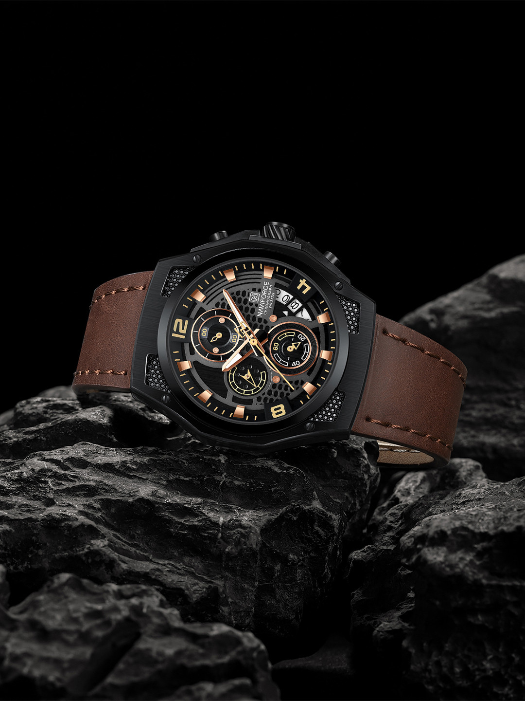 Naviforce Men Brass Dial & Leather Straps Analogue Chronograph Watch NF8051L BYBN