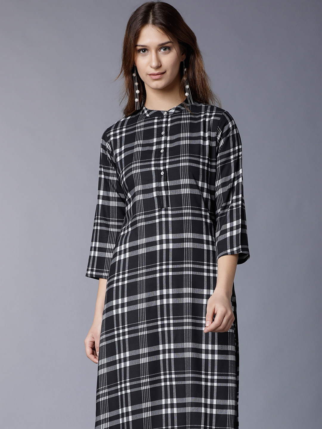 Vishudh Black Checked Printed Band Collar Straight Kurta With Trousers