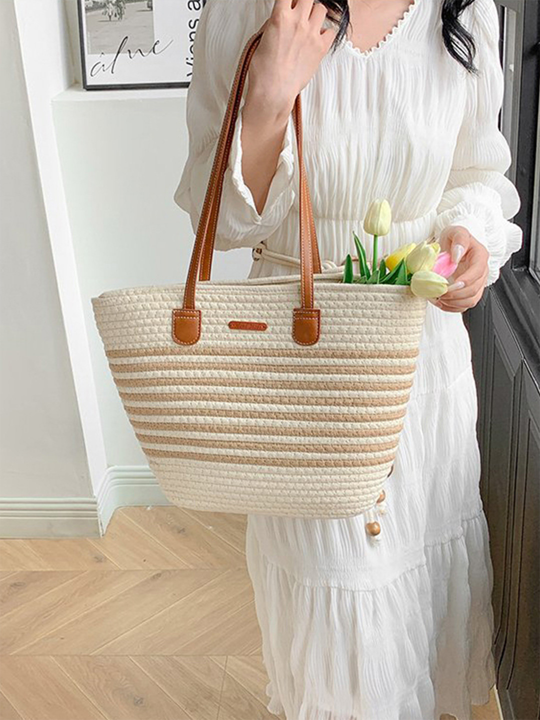 Women Raffia Textured Shoulder Bag