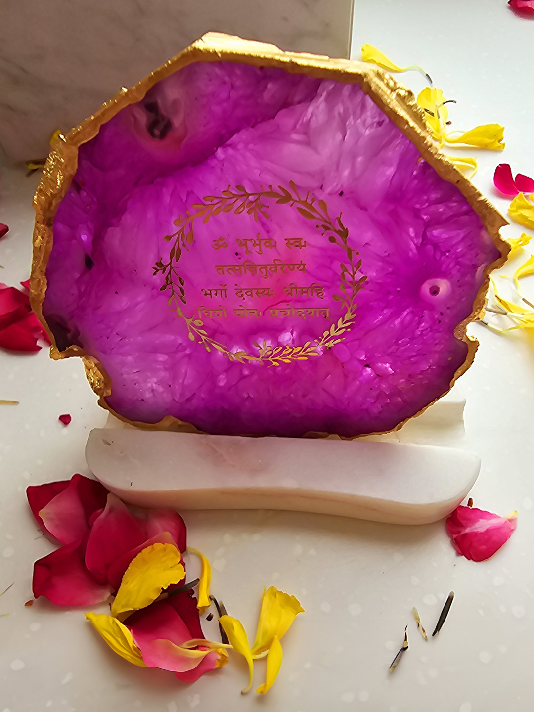 HOMEARTE White & Purple Gayatri Mantra Agate with Marble Tea light Religious Candle Holder