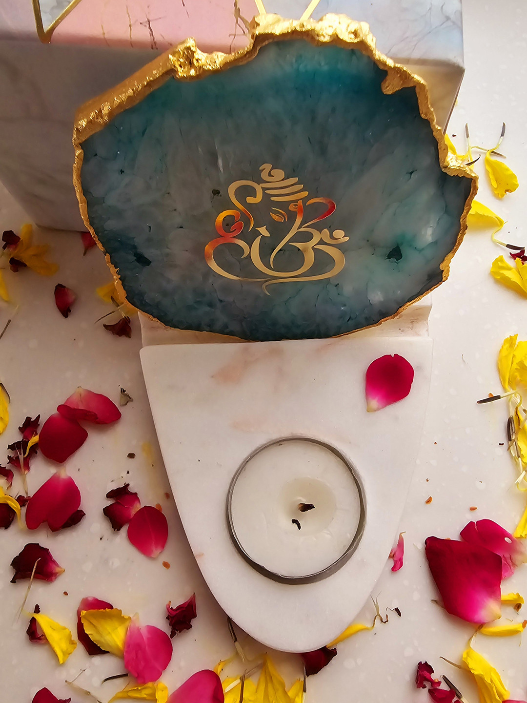 HOMEARTE White Ganesha Agate with marble base Tea light Religious Candle Holder