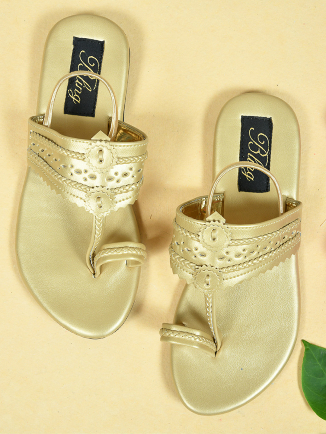 Bling footwears Girls Embellished Ethnic One Toe Flats