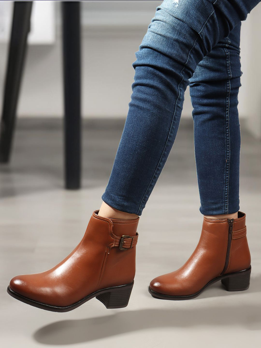 ELLE Women Block-Heeled Chelsea Round Toe Boots