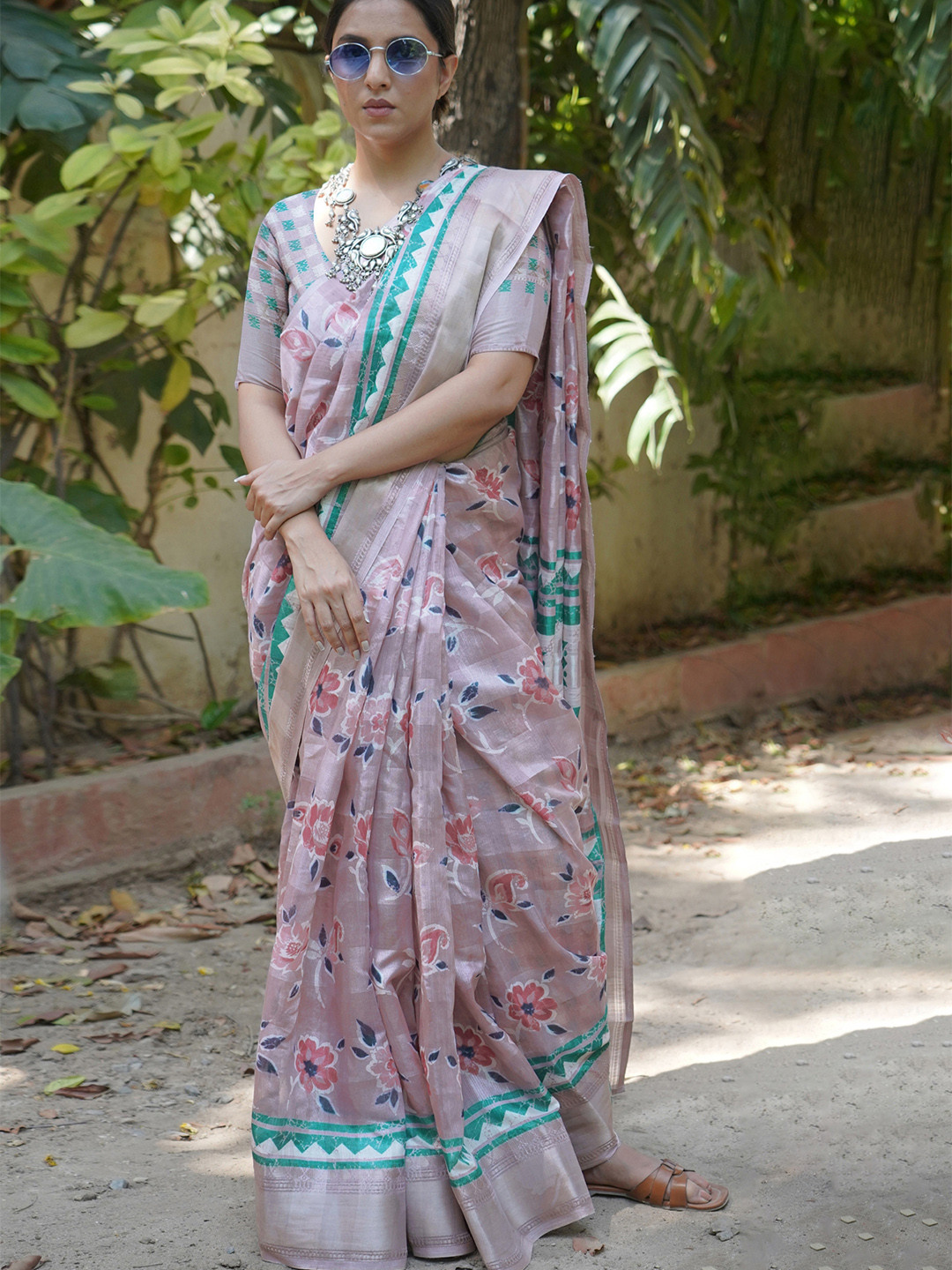MIRCHI FASHION Floral Saree