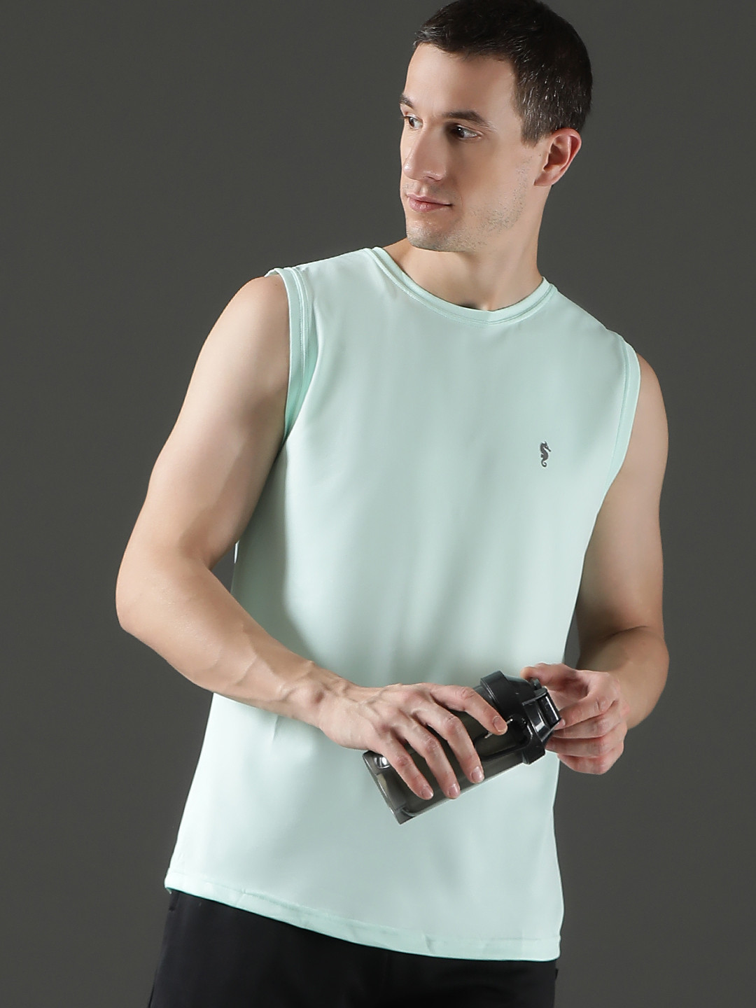 EPPE Men Dry Tech Solid Round Neck Slim Fit Sleeveless Sports T-shirt