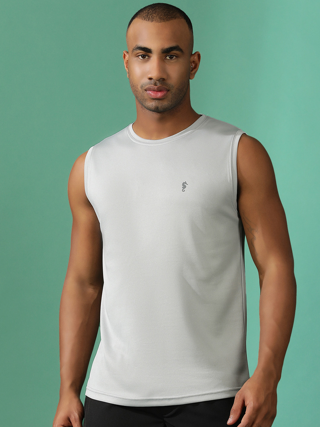 EPPE Men Dry Tech Solid Round Neck Slim Fit Sleeveless Sports T-shirt