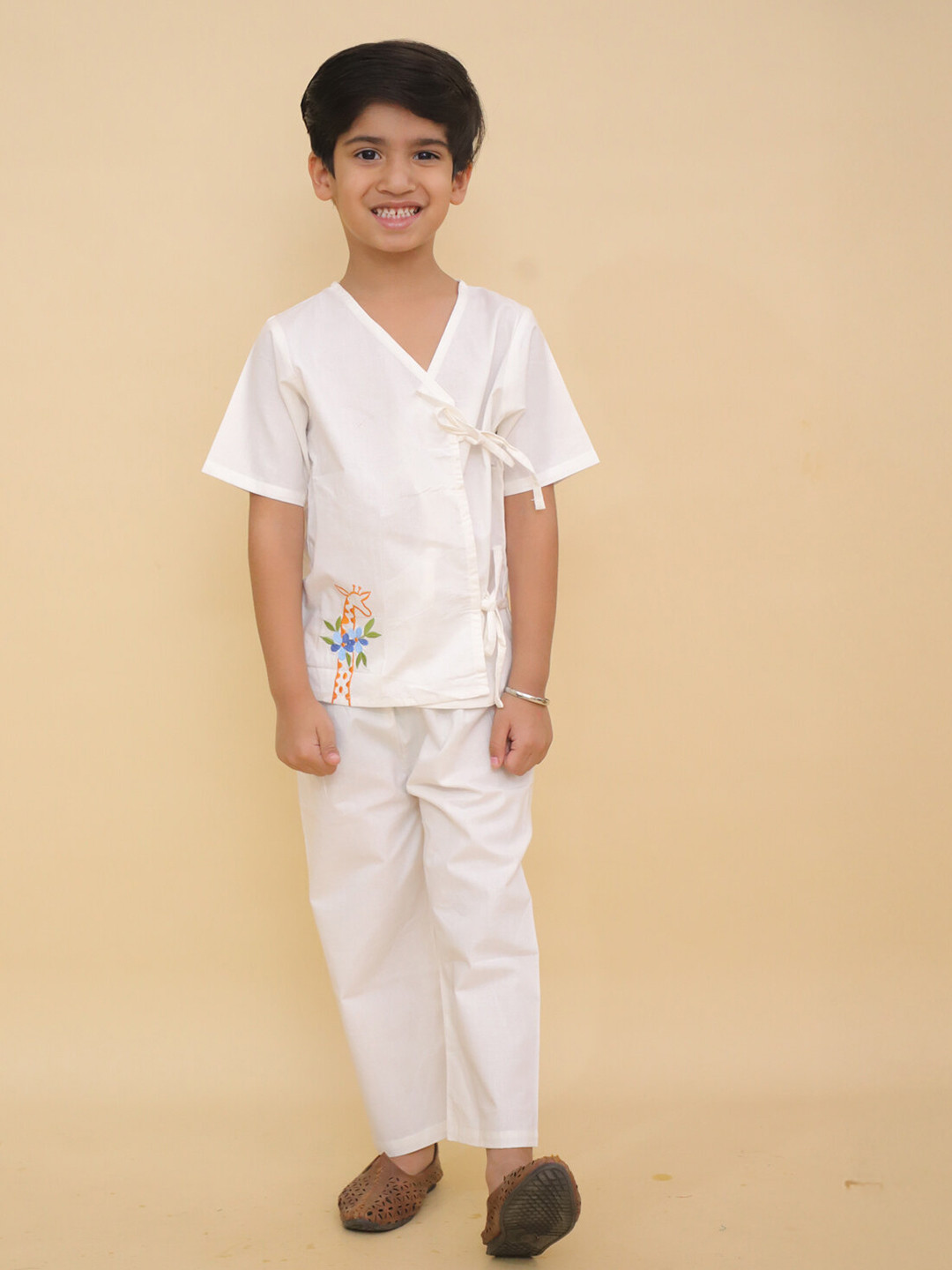 LITTLE GINNIE Kids Mandarin Collar Thread Work Angrakha Straight Kurta & Trousers