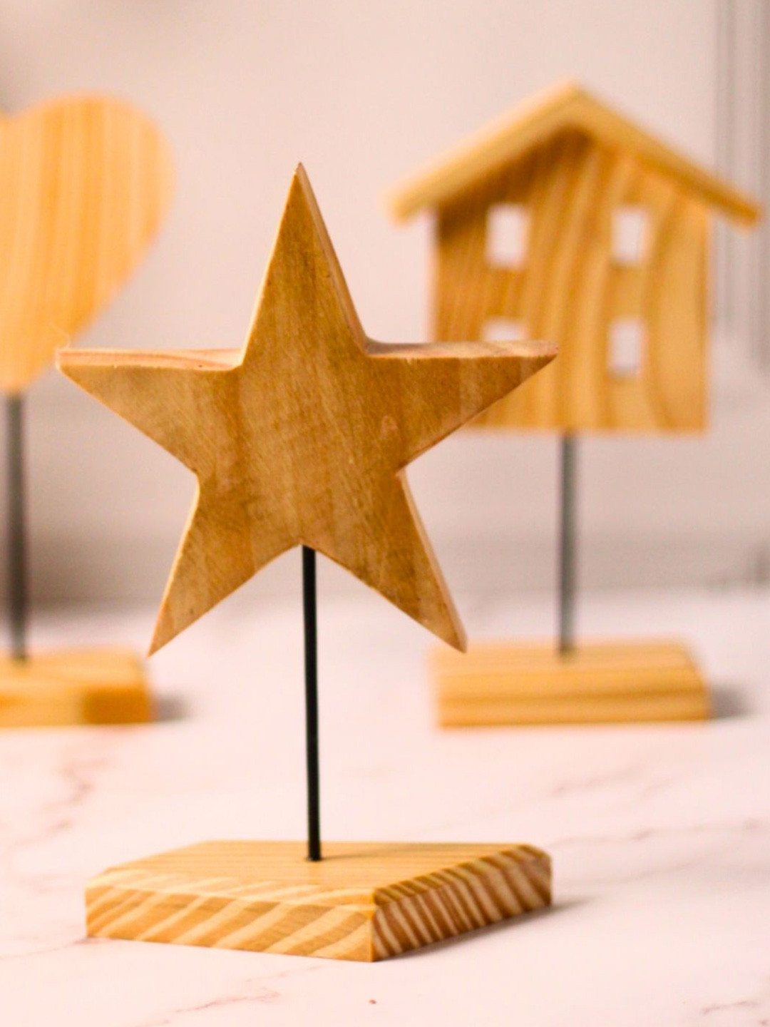 WEAVING HOMES Brown Wooden Star Stand
