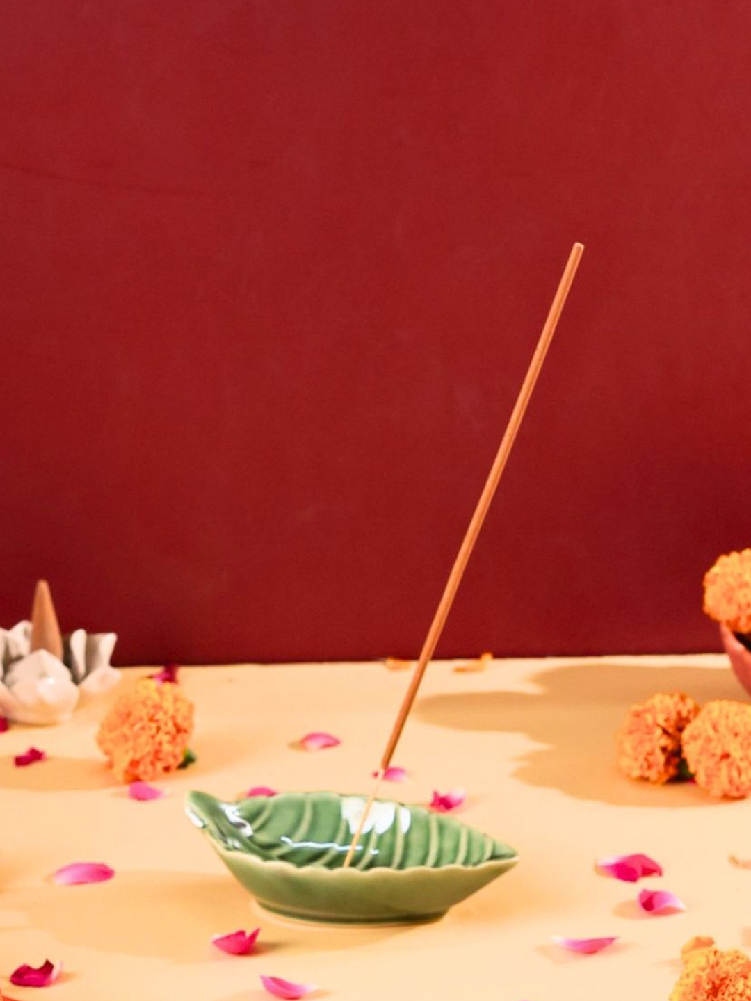 WEAVING HOMES Green Ceramic Agarbati Stand