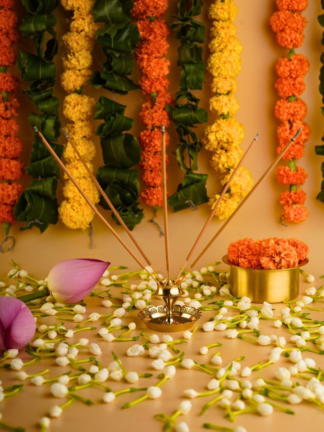 WEAVING HOMES Gold Toned Brass Agarbatti Stand