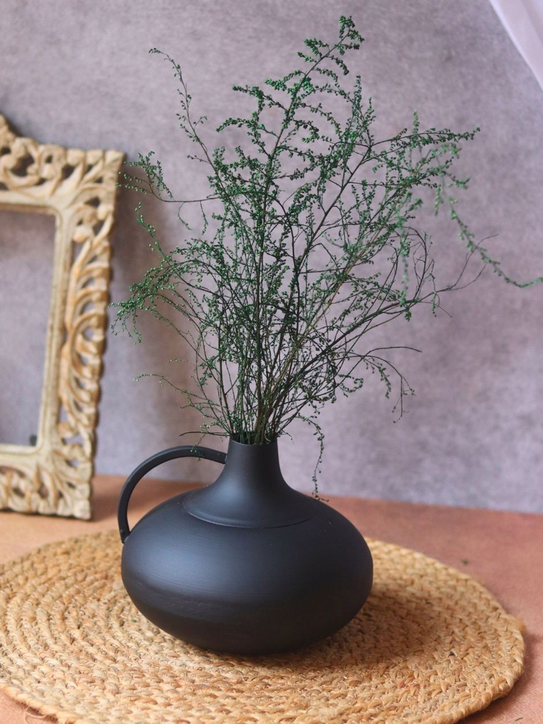 WEAVING HOMES Black Metal Handle Vase