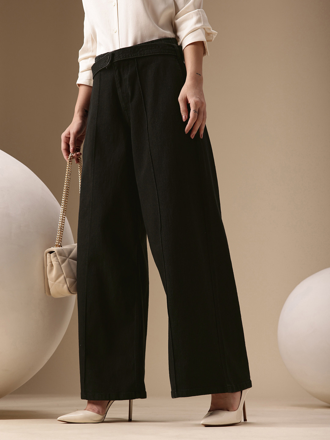 Chemistry Women Super Wide Leg High-Rise Stretchable Jeans With Fabric Belt