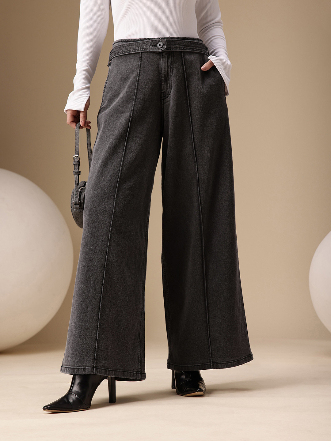 Chemistry Women Super Wide Leg High-Rise Stretchable Jeans With Fabric Belt