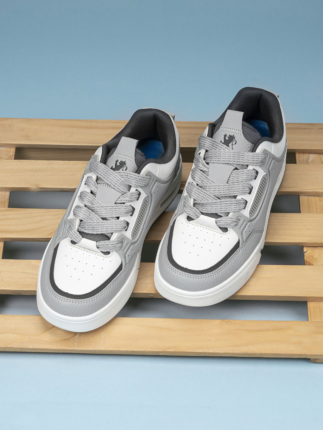 Red Tape Men Solid Lace-Ups Sneakers Casual Shoes