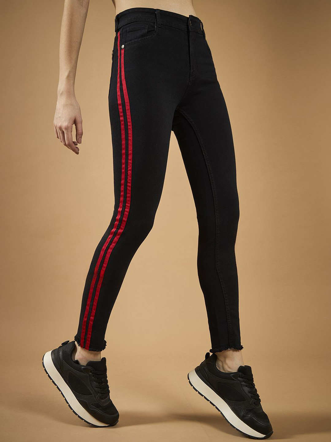 The Lifestyle Co.Women Slim Fit High Rise twill Tape Detailing Stretchable Denim Jeans