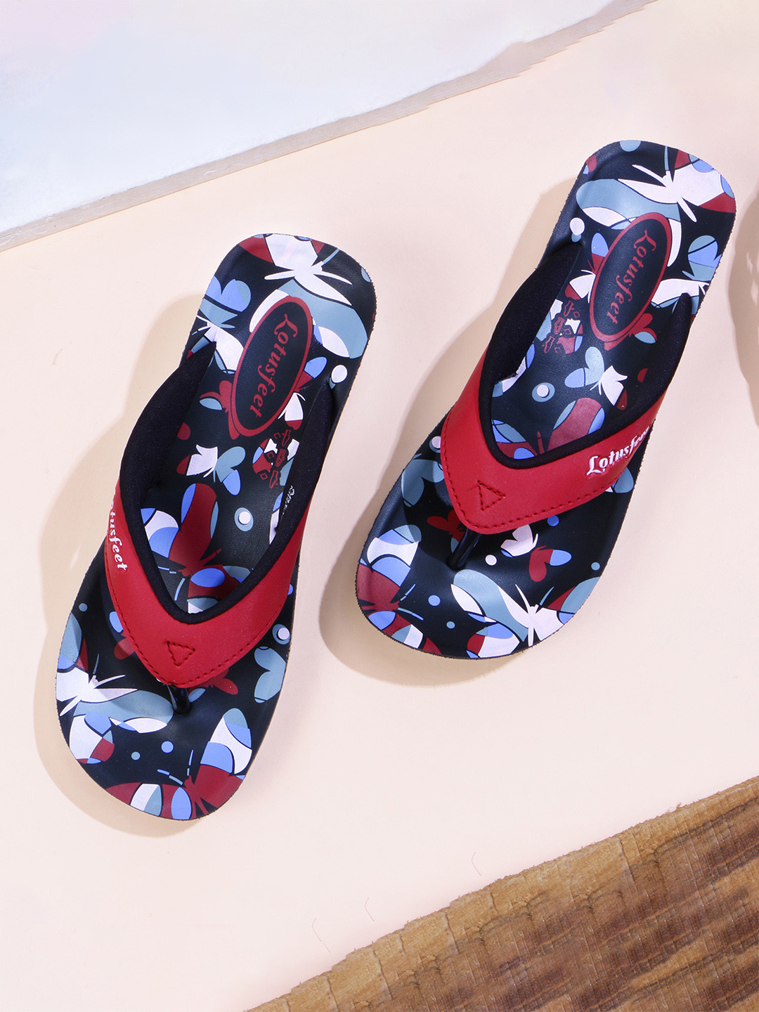 Lotusfeet Women PrintedT-Strap Flats