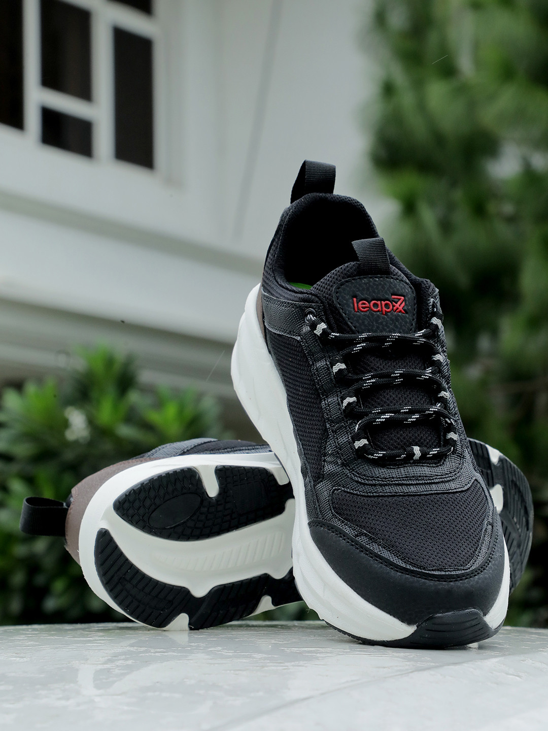 LIBERTY MOUNT E Men Textured Sports Running Shoes