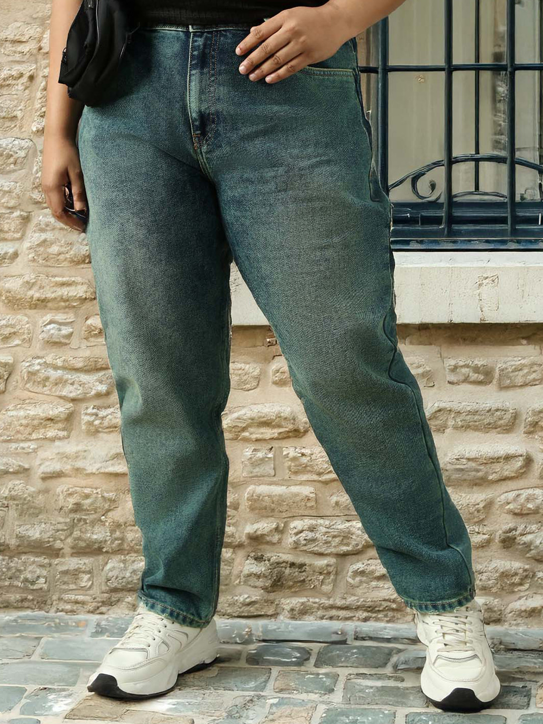 Freeform by High Star Women High-Rise Mom Fit Light Fade Jeans