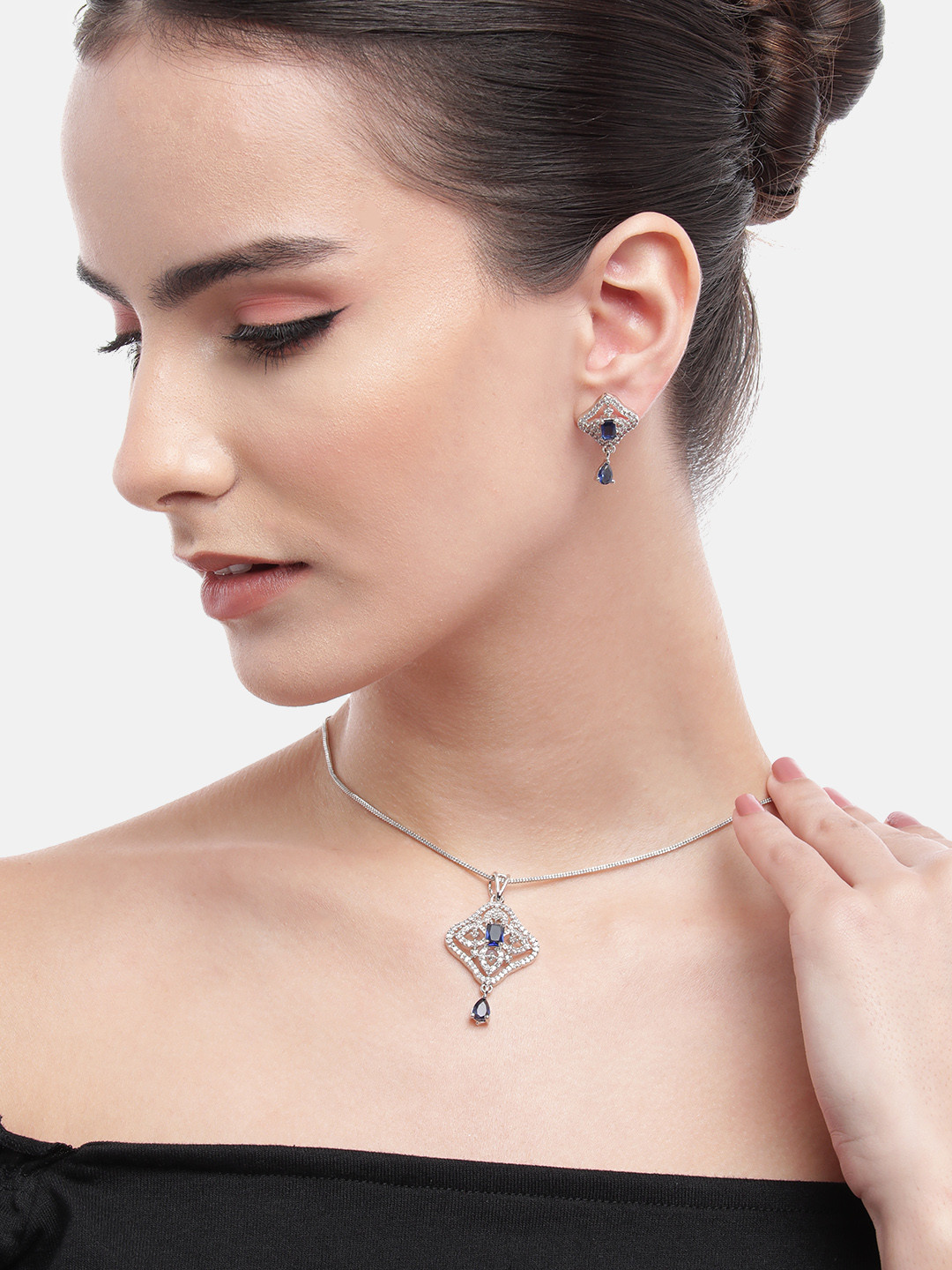 Anouk AD Stud Silver Tone Charming Chain Pendant Premium Necklace Set