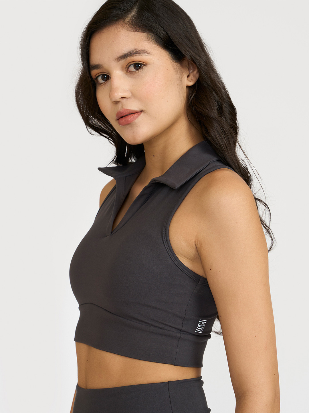 Hunnit Women Zen Polo Neck 2 in 1 Sports Bra Crop Top with Medium Impact & Full Coverage