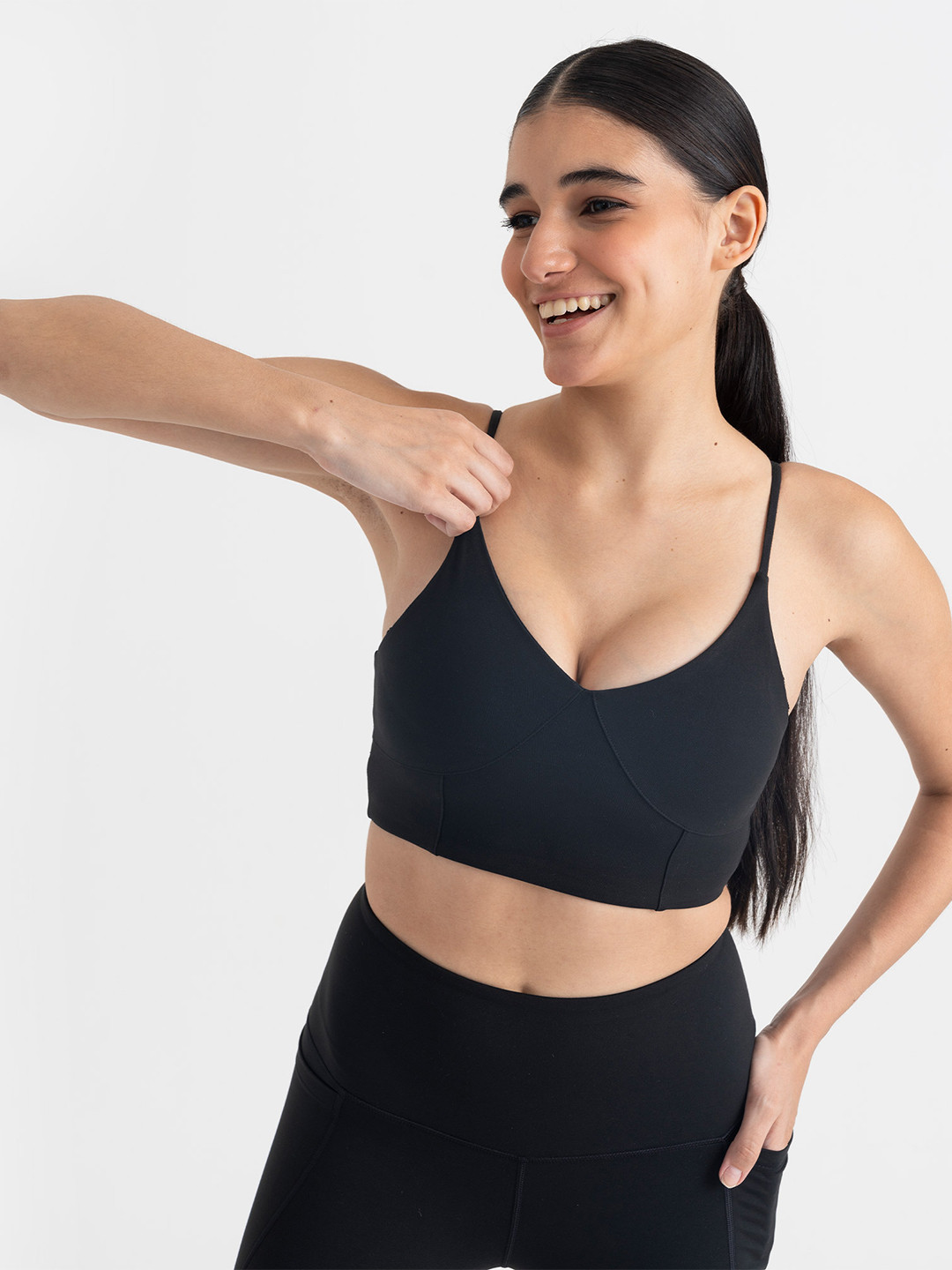 Hunnit Women Zen V Neck Dry Fit Non Wired Sports Bra with Medium Coverage & Removable Pads