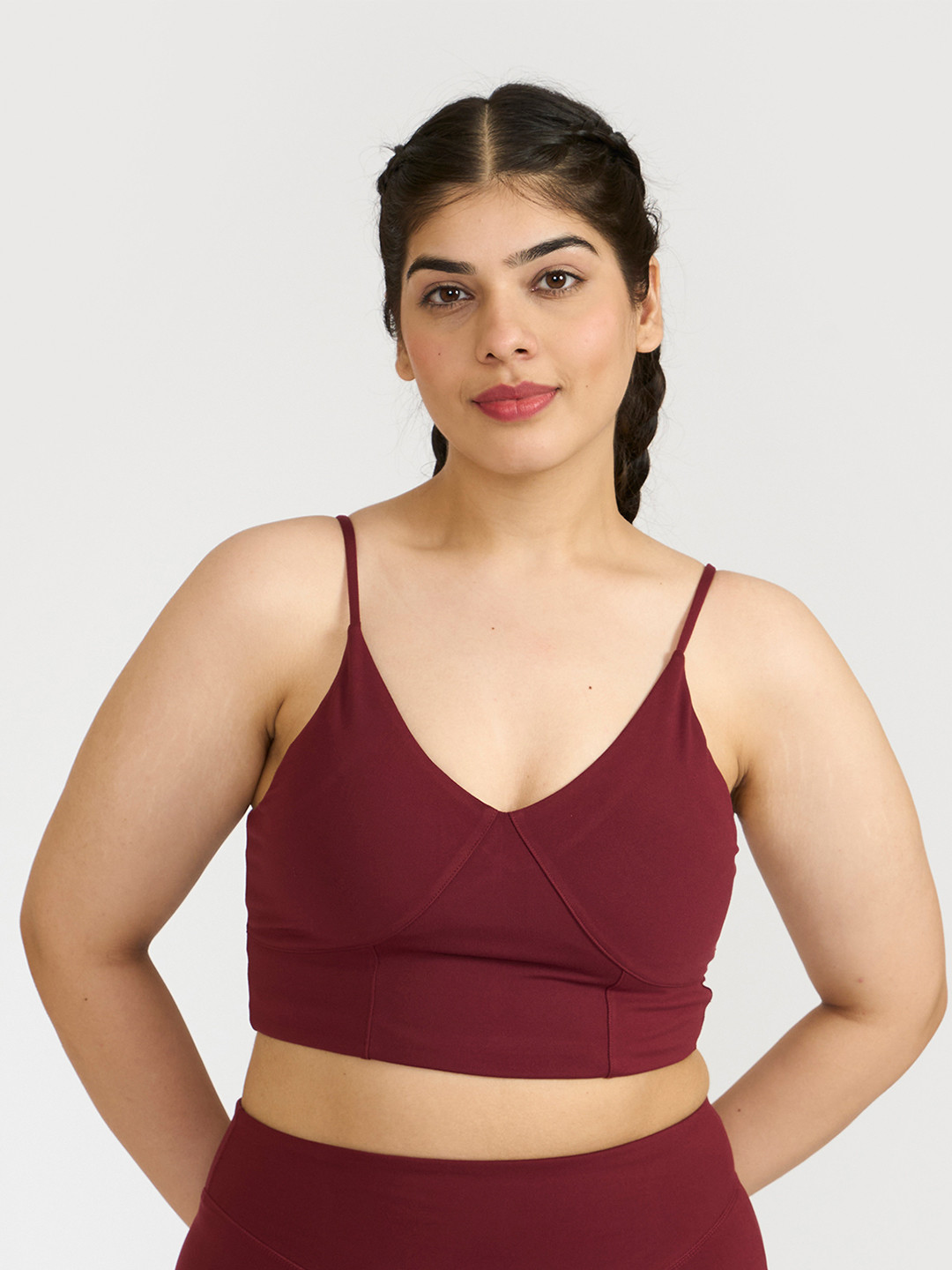 Hunnit Women Zen V Neck Dry Fit Non Wired Sports Bra with Medium Coverage & Removable Pads
