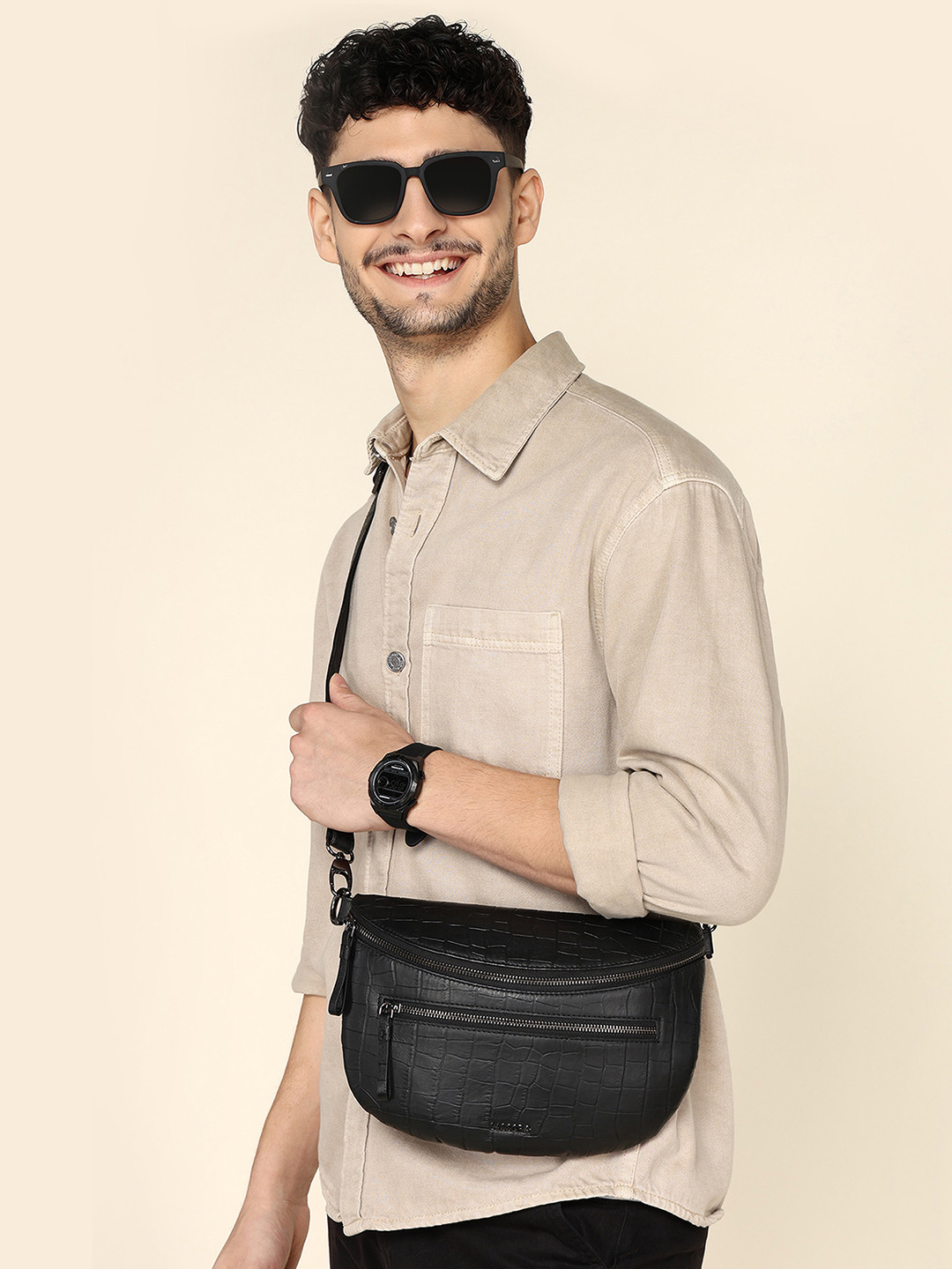 Sassora Unisex Leather Textured Soft-Case Waist Pouch