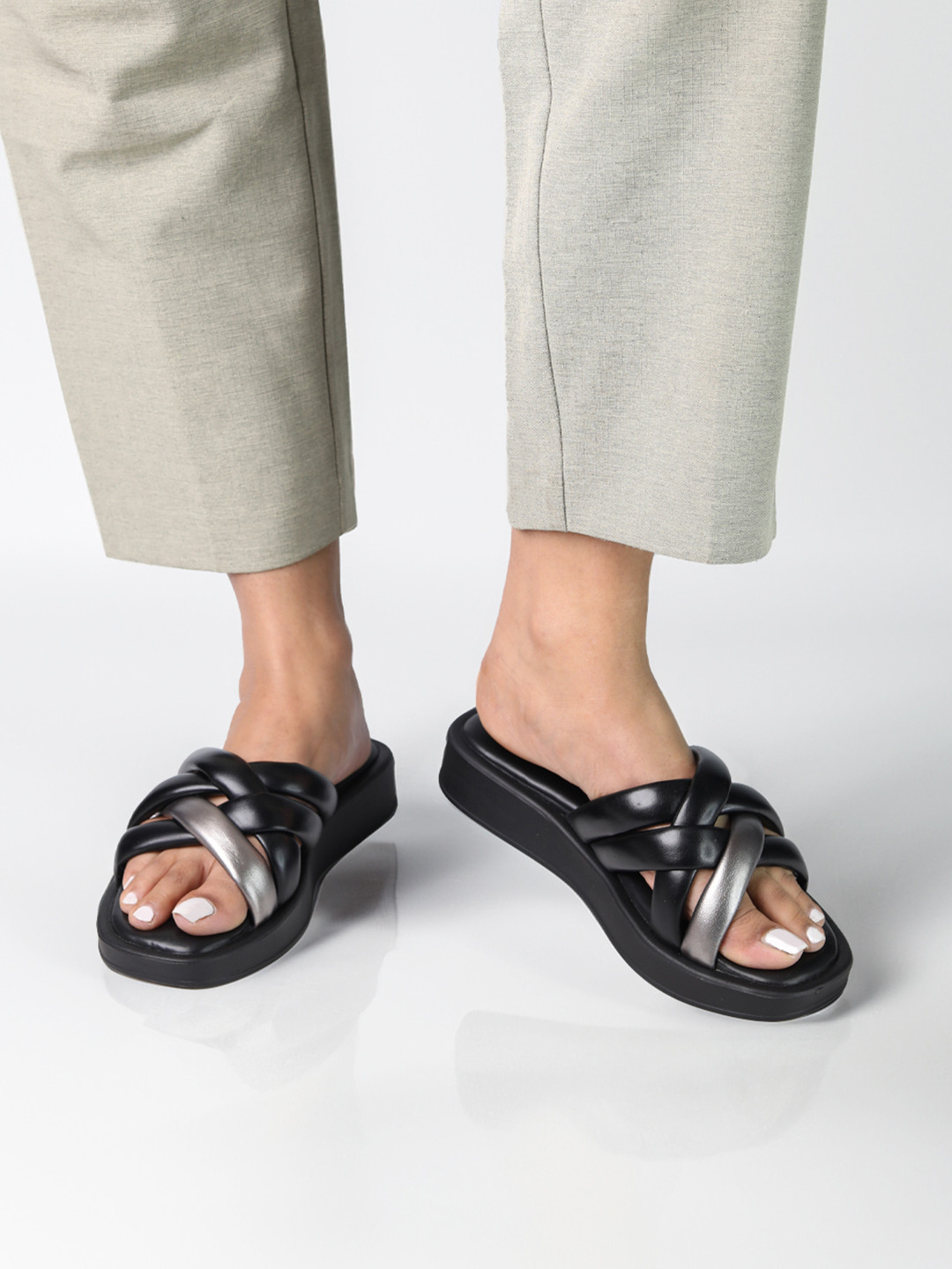 Monrow Women Open Toe Flats