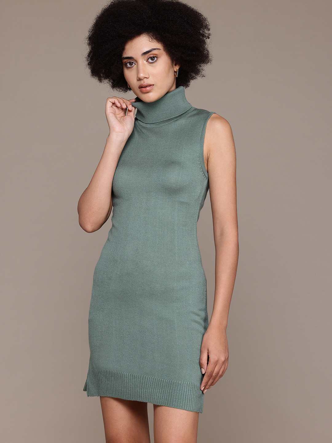 Roadster Women Solid Turtle Neck Bodycon Dresses