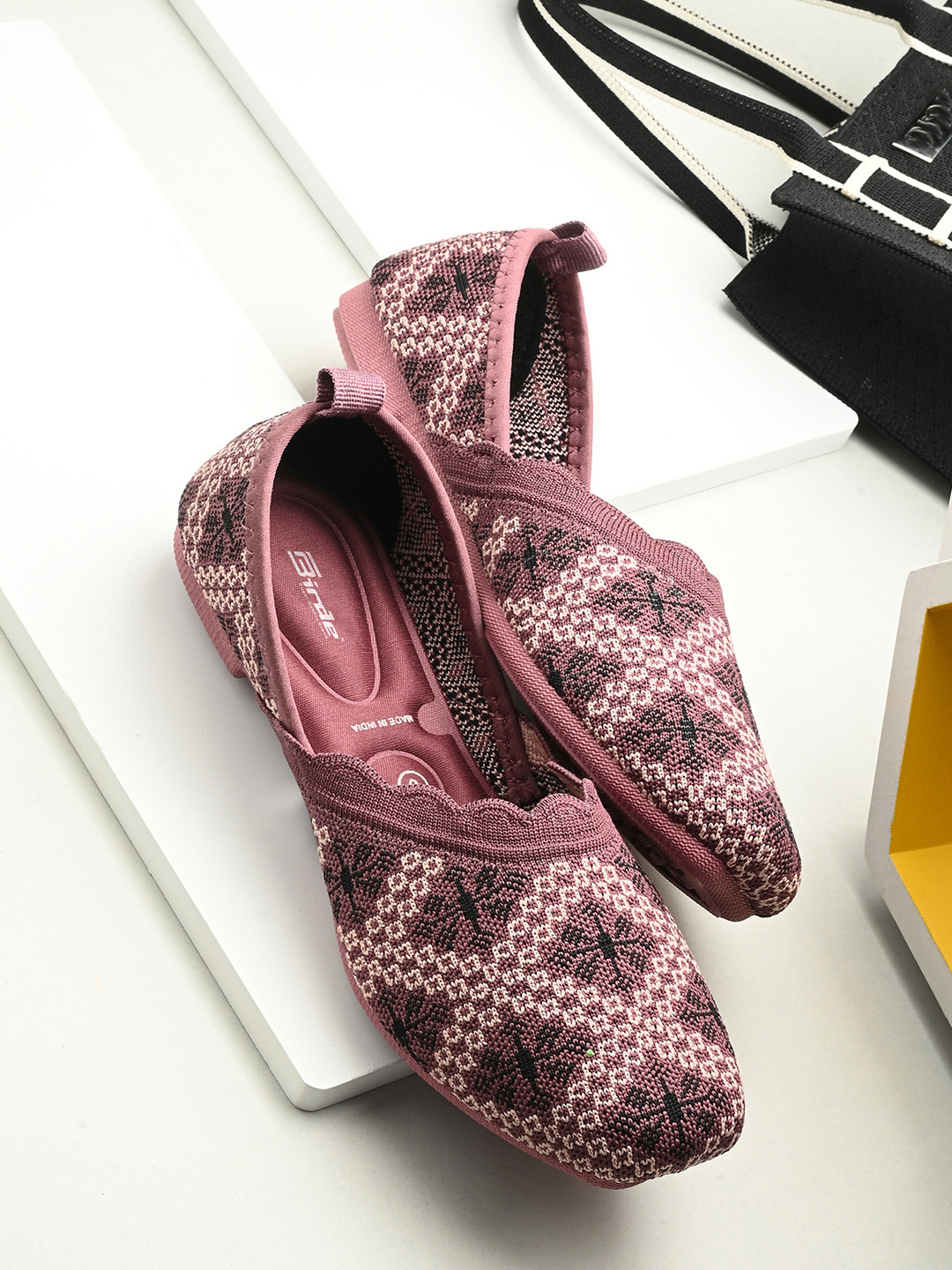 BIRDE Women Woven Design Square Toe Mojaris