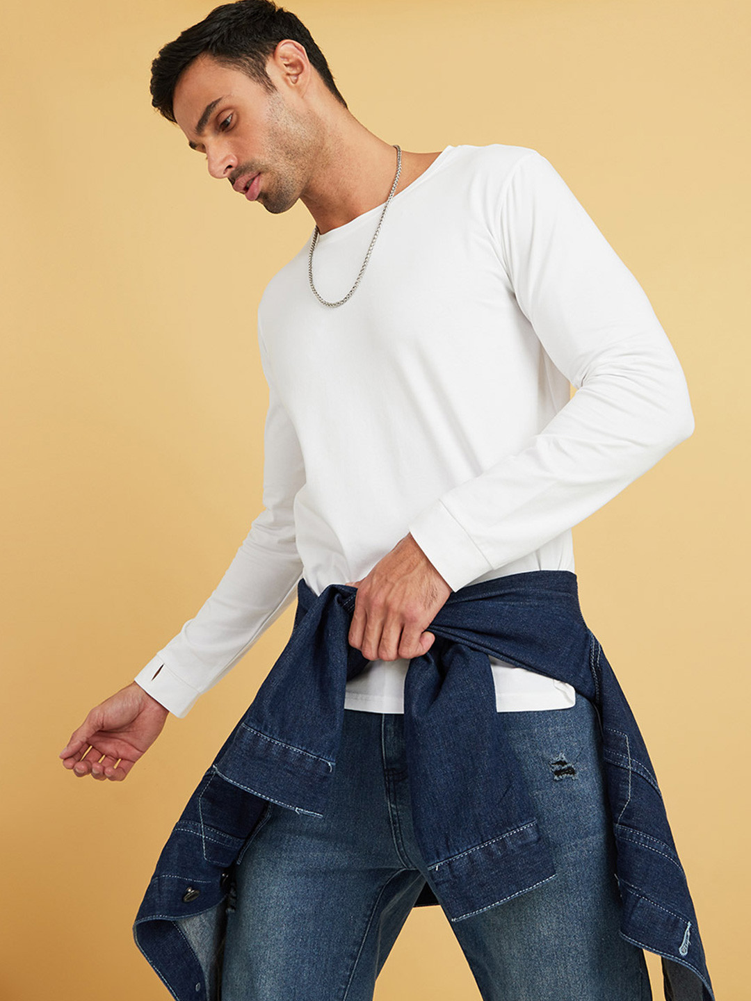 Styli Men Boat Neck Slim Fit Thumbhook T-shirt